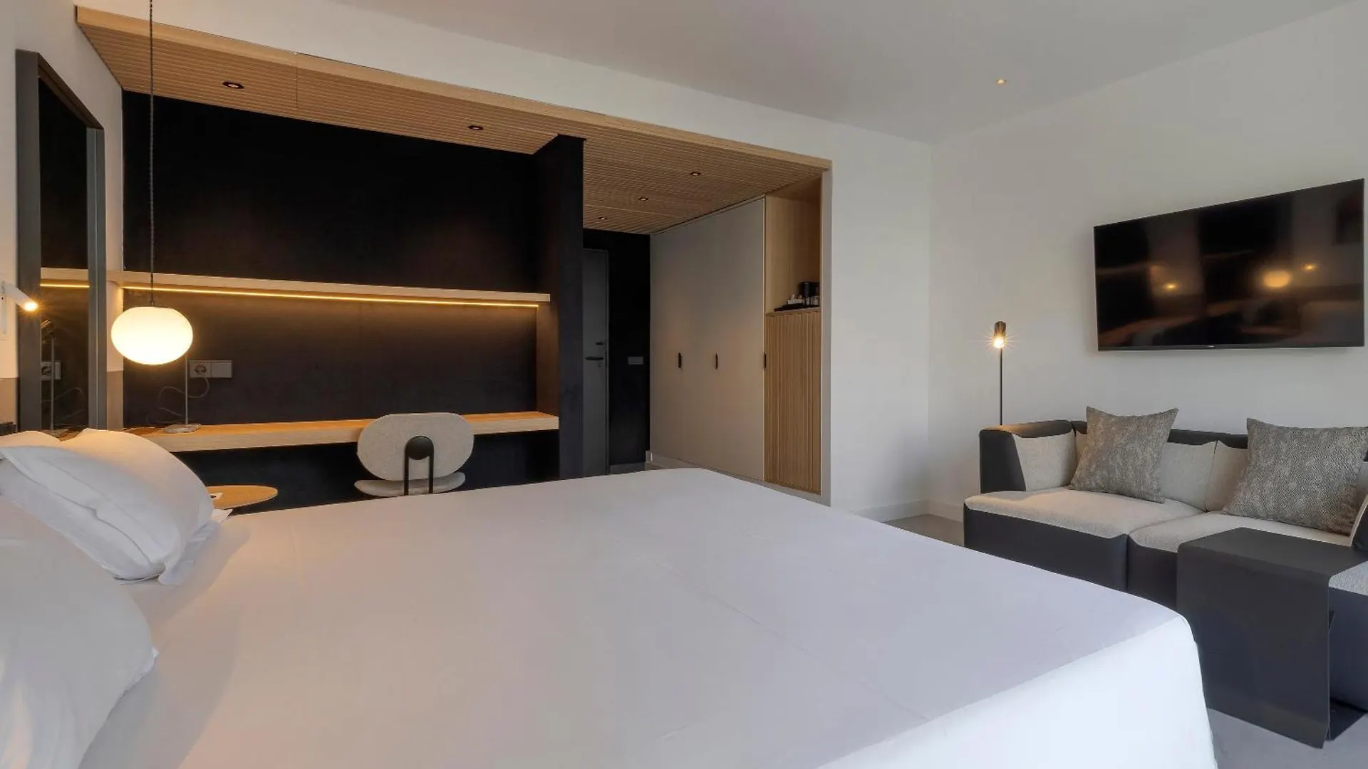 Hm Jaime III Hotel Palma de Mallorca 4*,  Spain